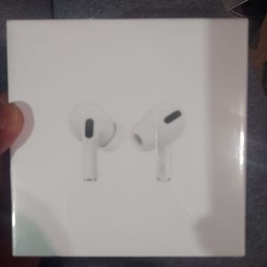 New in box Apple Air pod pros 2nd generation with magnetic case